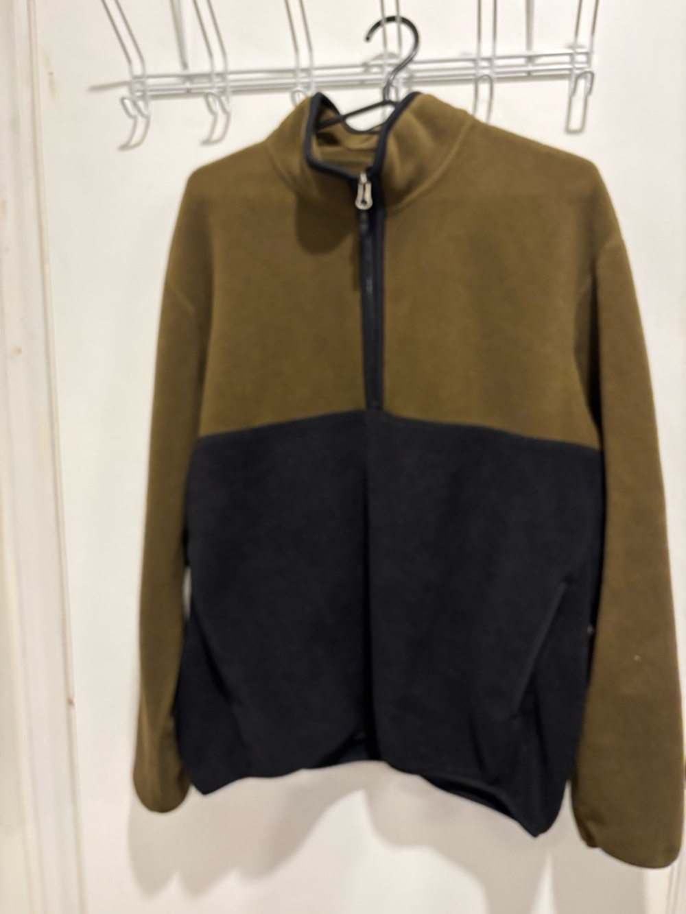 Uniqlo Men's Olive and Black Zip-Up Fleece